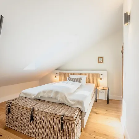 Schlossberg Residences - Betthupferl Design-apartments Goldbach (Bavaria)