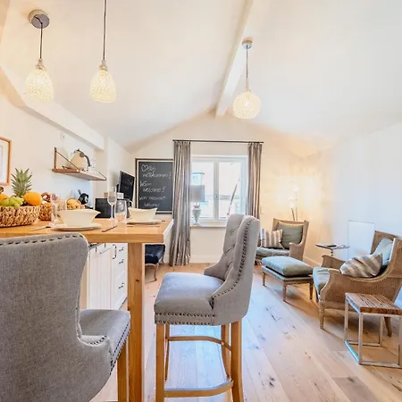 Schlossberg Residences - Betthupferl Design-apartments * Goldbach (Bavaria)