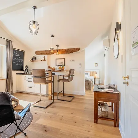 Apartamento Schlossberg Residences - Betthupferl - Self Check-in Design Aschaffenburg Goldbach (Bavaria)