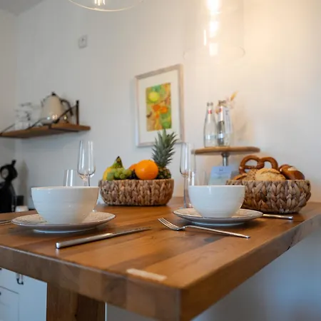 Schlossberg Residences - Betthupferl Design-apartments * Goldbach (Bavaria)