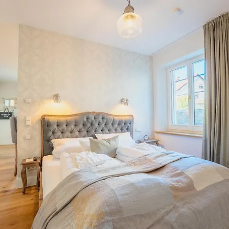 Schlossberg Residences - Betthupferl Design-apartments * Goldbach (Bavaria)
