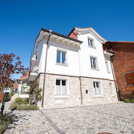 Schlossberg Residences - Betthupferl Design-apartments Goldbach (Bavaria)
